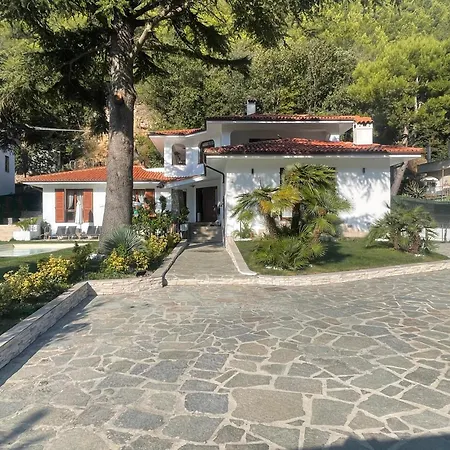 Roma Apartment Vallecrosia